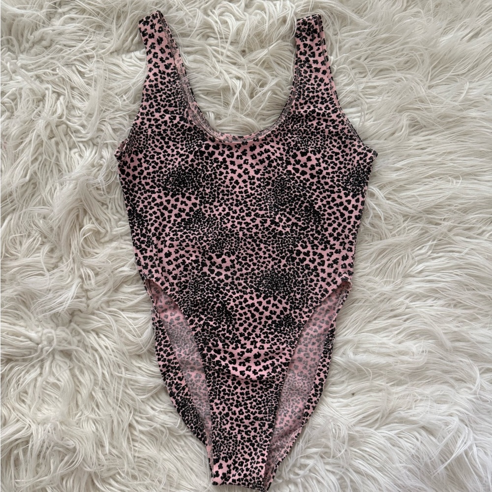 Retro Vintage Pink Leopard Print One-Piece Bodysuit